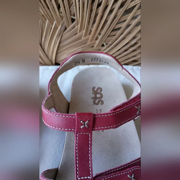 SAS Red Leather Strap Sandals_9.5 W - Picture 2 of 6